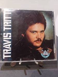 lot 4877 image: Travis Tritt CD