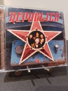 lot 4912 image: Republica CD