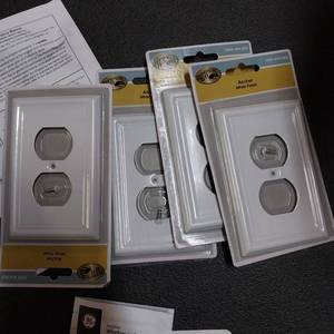 lot 2230 image: Box Of Miscellaneous Electrical And Electronics