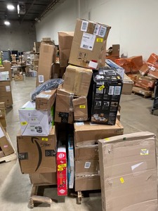 lot 71 image: Pallet of NonBid and Abandoned Items