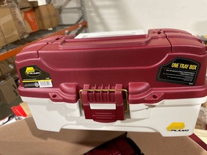 lot 8301 image: Plano 1 Tray Tackle Box