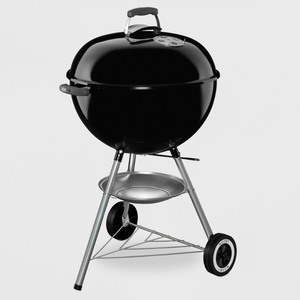 lot 8302 image: Weber Original Kettle 22 Black Charcoal Grill