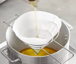 lot 1438 image: Fryer Filter 10 in Stand,20 Packs Cloth Filter Cones