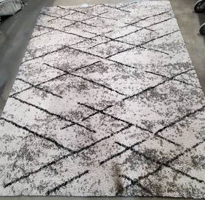 lot 4600 image: 8ft x 10ft Area Rug