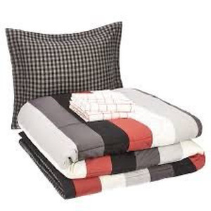 lot 6416 image: AmazonBasics 5-Piece Light-Weight Microfiber Bed-in-a-bag Comforter Bedding Set for TwinTwin Extra Long