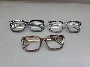lot 26468 image: 3 Pack Reading Glasses Spring Hinge Stylish Readers Black