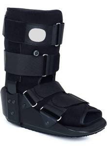 lot 26552 image: Medibot Walking Boot, Fracture Boot for Foot and Ankle Size M