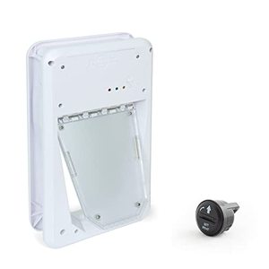 lot 31335 image: PetSafe NEVER RUST Electronic Pet Door - Automatic Dog and Cat Door - For Small Pets - Pets Weighing 4 - 15 lb