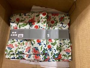 lot 59334 image: Design Imports 60x84 Floral Ou tdoor Tableclot h Floral,