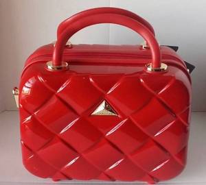 lot 59490 image: Triforce Hardside Beauty Case Elite Travelware, Red
