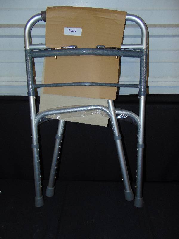 lot 9000 image: Folding Walker new MOB1005