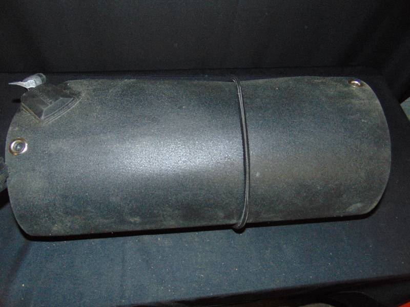 lot 9014 image: Heat Trak Mat, Model HR2060, 5 x 19-12, does not have a cord.