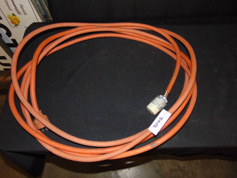 lot 9042 image: 20  heavy duty electrical cord, orange