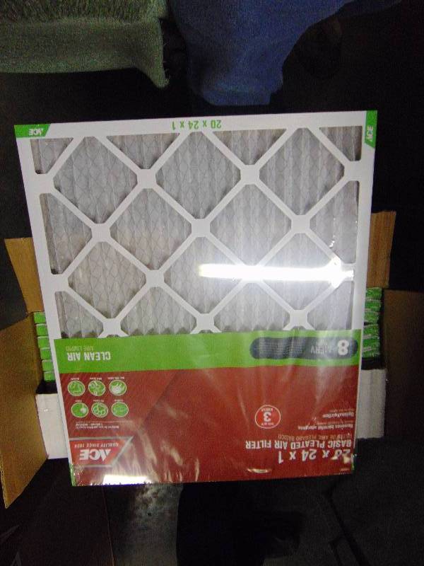 lot 9058 image: (1) case Flanders 20 x 24 x 1 Air Filters, box has been damaged, some of the filters have been affected