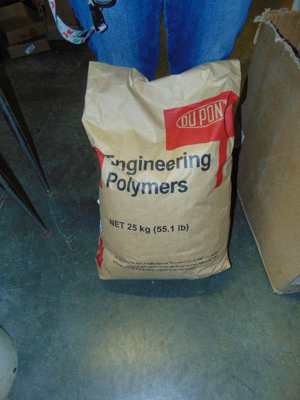 lot 9060 image: (1) bag DuPont engineering Polymers 25 kg. (55 lbs.) plastic Pellets
