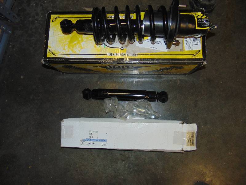 lot 9089 image: Mixed lot Automotive Parts (1) Unit Strut Assembly , (1) AC Delco 509616