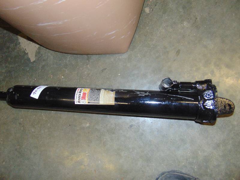 lot 9090 image: Pittsburg Heavy Duty 3 ton long ram