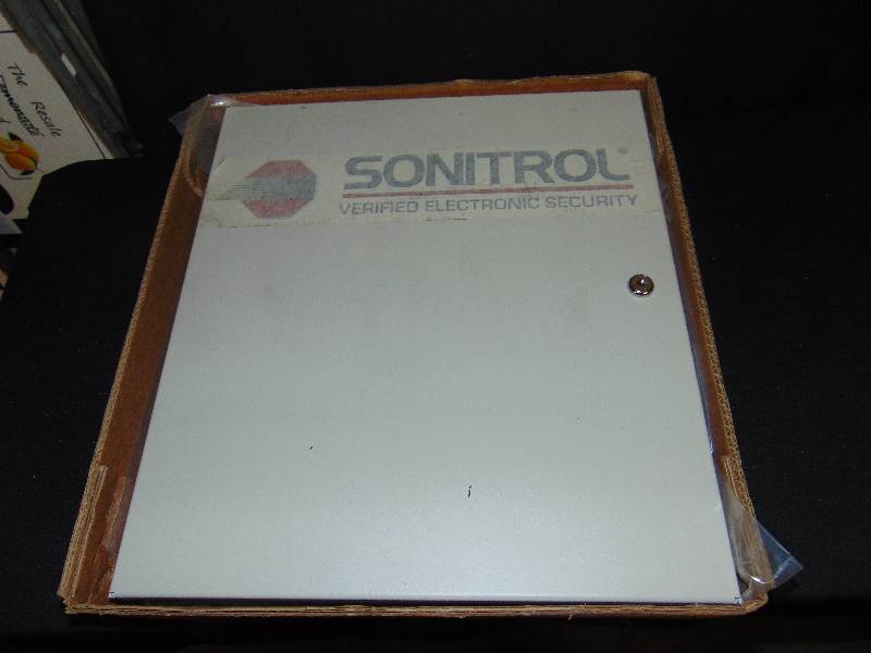 lot 9096 image: new Metal Cabinet 16 x 18 Sonitrol Verified Electronic Security w mounting hardware and key