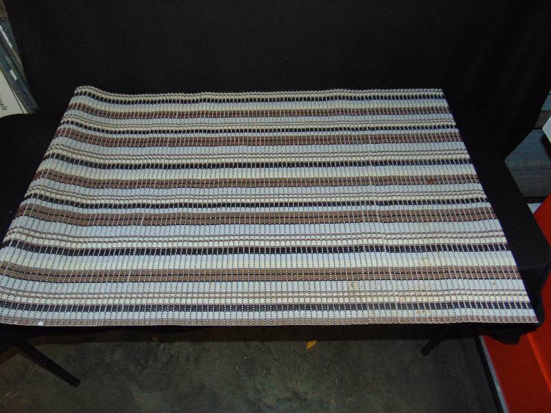lot 9098 image: Foam Mat 40 x 25