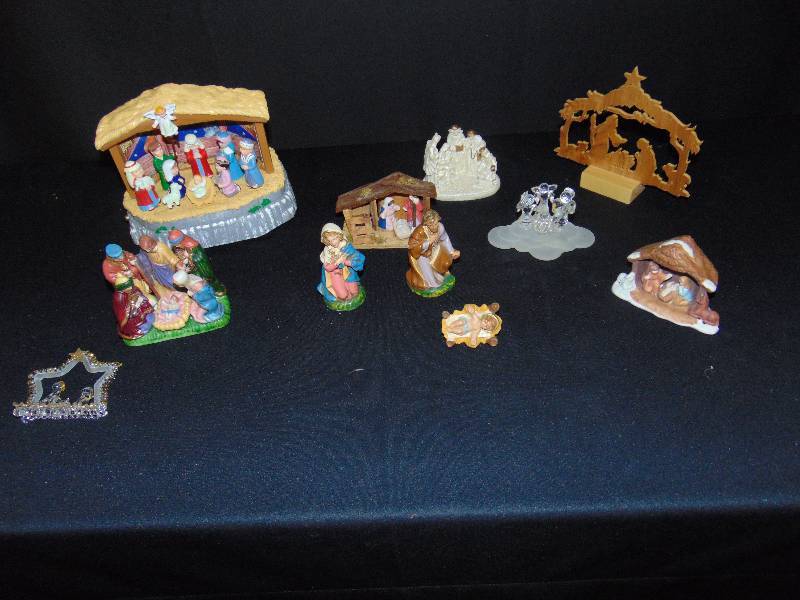 lot 9114 image: (8) ct. lot nativity scenes