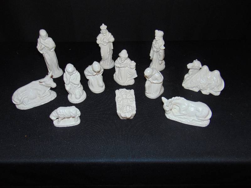 lot 9115 image: (12) piece Ceramic nativity set, white rough finish