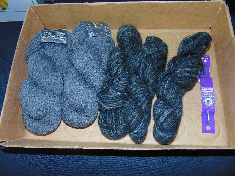lot 9161 image: Crochet yarn, black & gray variegated and gray w 4.5 mm hook
