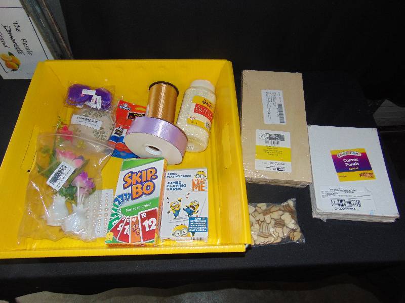 lot 9162 image: lot of craft supplies and kids games