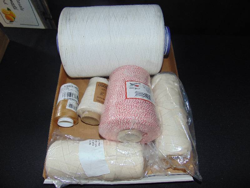 lot 9164 image: Large lot of new thread assorted sized rolls