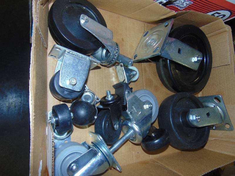 lot 9276 image: (11) ct. lot single caster wheels, assorted sizes
