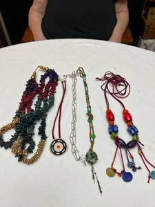 lot 1308 image: Ladies Jewelry