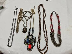 lot 1312 image: Ladies Jewelry