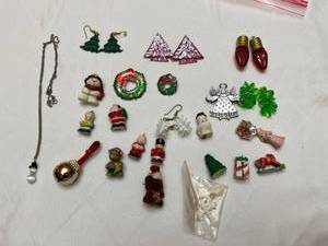lot 1317 image: Ladies Jewelry