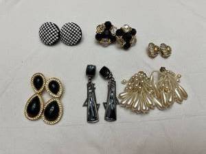 lot 1350 image: Ladies jewelry