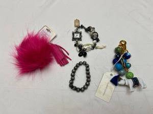 lot 1355 image: Ladies jewelry