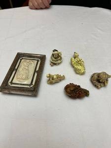 lot 1365 image: Small figurines