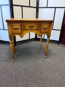 lot 1006 image: Queen Anne style fold up vanity 28 x 28 x 17 in closed
