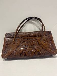 lot 1028 image: Tooled leather handbag