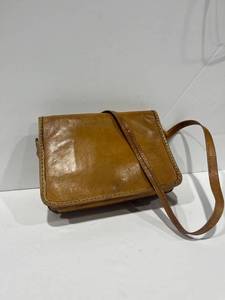 lot 1032 image: Leather handbag