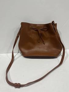 lot 1038 image: Ralph Lauren leather handbag