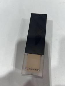 lot 1045 image: Burberry cashmere matte foundation no 20 1 fl oz