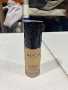 lot 1046 image: Gucci lustrous foundation with sunscreen 1 fl oz