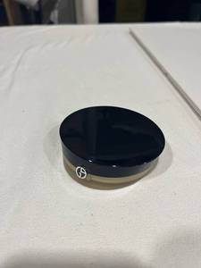 lot 1048 image: Gorgio Armani pressed powder compact .31 oz