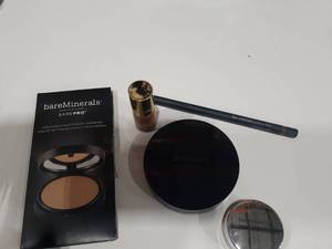 lot 1083 image: Bare Minerals.