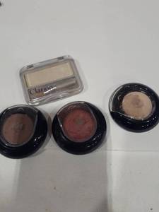 lot 1085 image: Eyeshadow. Mostly Lacome