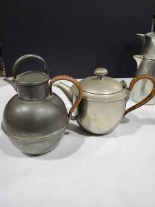 lot 1139 image: Vintage stainless, pewter tea pit, water pitcher 5