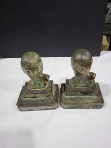 lot 1146 image: Book ends 5.5x4.5