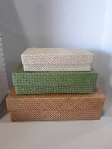 lot 1161 image: Storage boxes with lids