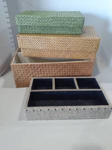 lot 1162 image: Storage containers and boxes with lids
