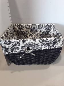 lot 1166 image: Wicker basket with fabric on inside