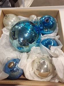 lot 1190 image: Glass Christmas ornaments
